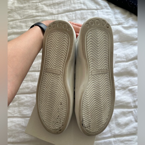 Vince Camuto white sneakers - Picture 3 of 5